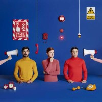 Two Door Cinema Club - False Alarm -   - (CD / Titel: Q-Z)